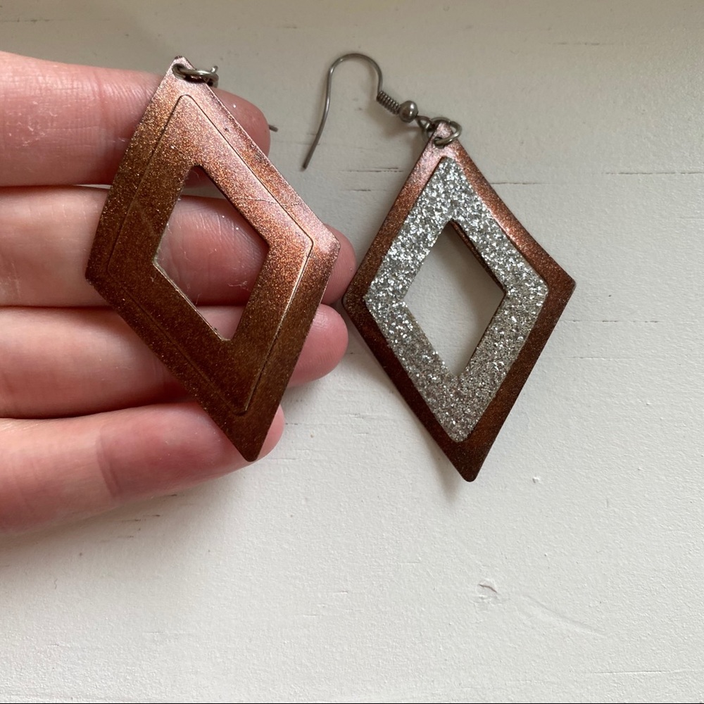 Vintage metallic geometric diamond drop earrings - Picture 4 of 7